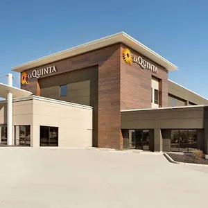 Hotel La Quinta & By Wyndham St Louis Route 66